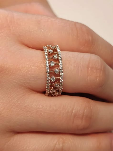 Ring Double Band, Double Band Rings, Diamond Necklace Designs, Diamond Rings Design, Gold Rings Fashion, Gold Ring Designs, Emerald Engagement Ring Cut, Man Made Diamonds, Gold Earrings Designs