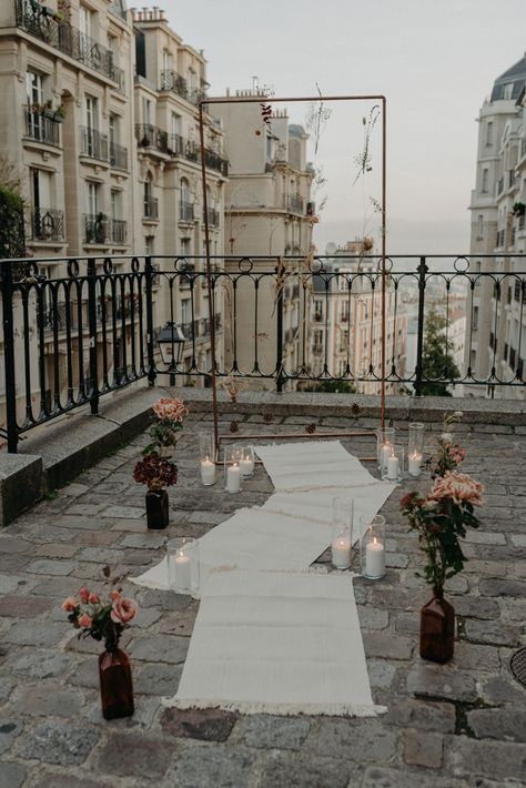 Minimal Proposal Decor, Paris Wedding Aesthetic, Proposal Set Up, Proposal Set Up Ideas Outside, Elopement Ceremony Decor, Candlelight Proposal, Proposal Set Up Ideas, Rooftop Ceremony, Proposal Inspiration