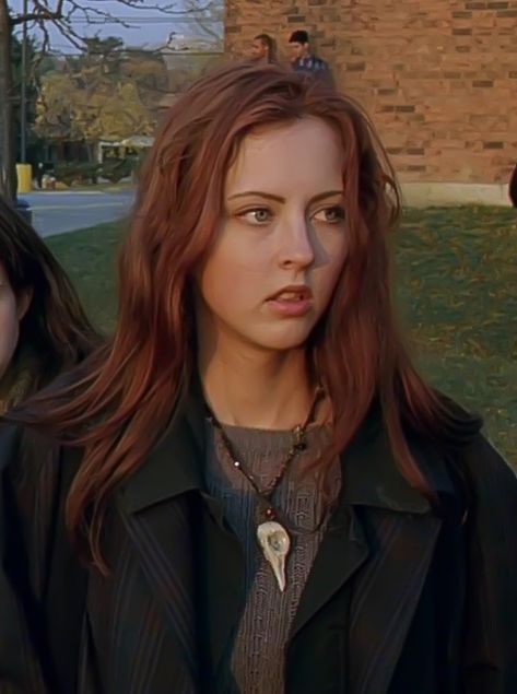 Katharine Isabelle Ginger, Ginger Movie Characters, Ginger Snaps Hair, Ginger Snaps 2000, Ginger Snaps Movie Aesthetic, Ginger Snaps Outfits, Horror Movie Women, Horror Werewolf, Ginger Fitzgerald