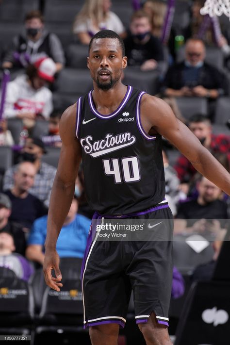 Harrison Barnes of the Sacramento Kings looks on during the game... News Photo - Getty Images Harrison Barnes, Unc Tarheels, Sacramento California, Sacramento Kings, Toronto Raptors, Tar Heels, Sacramento, The Game, Nba