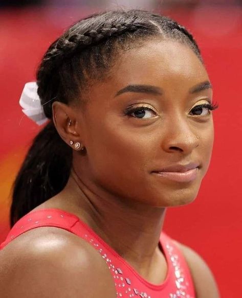 Simone Biles Instagram, Gymnastics Team, Gym Hairstyles, Usa Gymnastics, Olympic Gymnastics, Simone Biles, Gymnastics Girls, Sports Stars, Summer Olympics