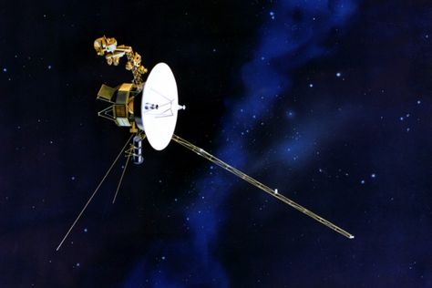 NASA reports Voyager 2 is experiencing technical difficulties Voyager Spacecraft, Voyager 1, Nasa Engineer, Nasa Launch, Outer Planets, Space Probe, Nasa Jpl, Star Trek Voyager, Carl Sagan