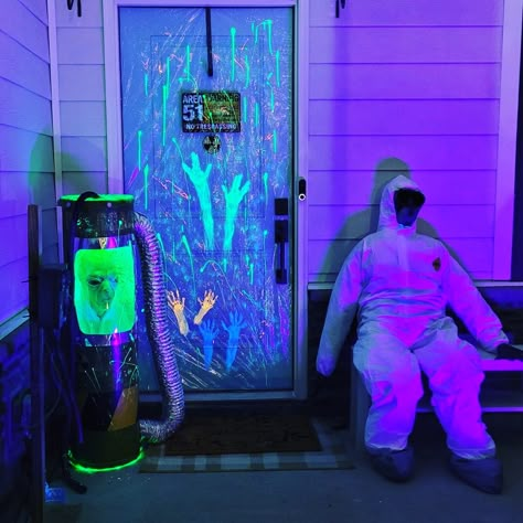 Sci Fi Halloween Decorations, Nuclear Halloween Decor, Alien Diy Decorations, Mad Scientist Halloween Decorations Outdoor, Sci Fi Decorations Party, Bio Hazard Halloween Decor, Alien Theme Party Decor, Alien Invasion Party, Alien Haunted House