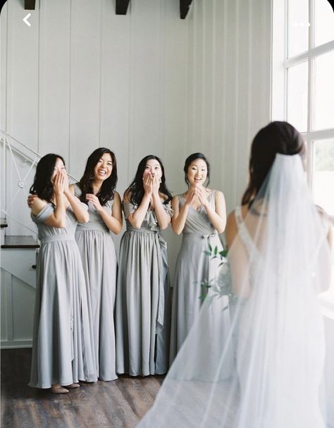 Bride And Bridesmaid Pictures, Wedding Group Photos, Wedding Party Poses, Bridesmaid Poses, Bridal Party Poses, Wedding Parties Pictures, Bridesmaid Pictures, Bridesmaid Photoshoot, Bride Photos