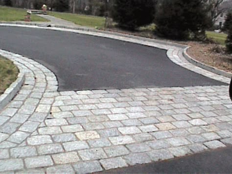 Pavers Over Concrete, Front Driveway Ideas, Blacktop Driveway, Driveway Apron, Front Garden Ideas Driveway, Driveway Border, Belgian Block, Tarmac Driveways, Garden Ideas Driveway