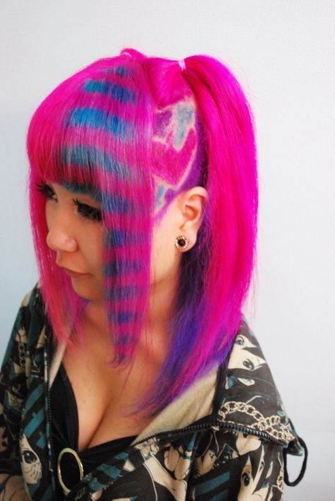 Raccoon Tail Hair Dye Short Hair, Cyberpunk Hair Color, Coontail Hair, Hair Half Shaved, Crazy Hair Dye, Rainbow Raccoon Tail Hair, Creative Hair Color Placement, Unique Dyed Hair, Unique Hair Dye