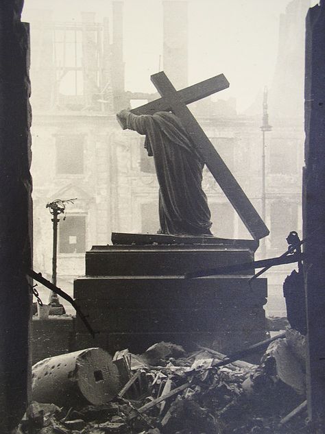 1 August 1944 - The Second Warsaw Uprising, this time by the Polish Home Army commences; the Polish people rise up, expecting aid from the approaching Soviet Union armies. The tragic event will last 63 days. Seven Sacraments, Warsaw Uprising, Catholic Images, Biblical Art, Jesus Christus, Jesus Art, Catholic Art, Pope Francis, Roman Catholic