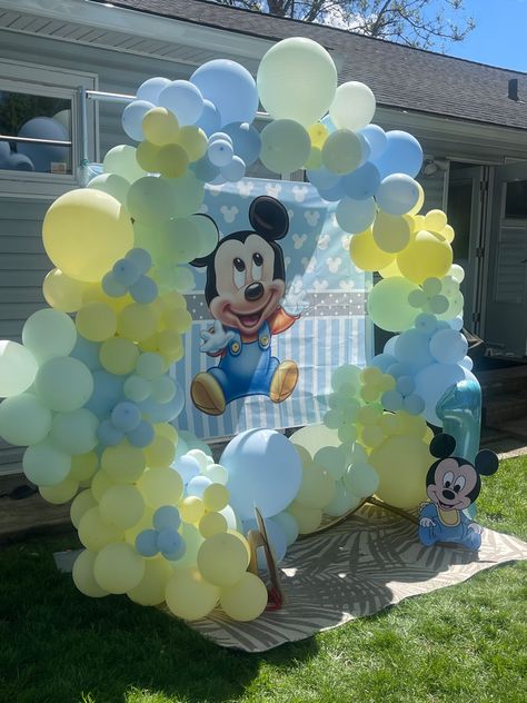 Baby mickey and friends!! Baby Mickey Mouse Baby Shower Ideas, Baby Mickey Baby Shower Ideas, Mickey Mouse Baby Shower Ideas, Baby Mickey Cake, Mickey Baby Showers, Mickey 1st Birthdays, Mickey Mouse Baby Shower, Mickey Mouse Photos, First Bday