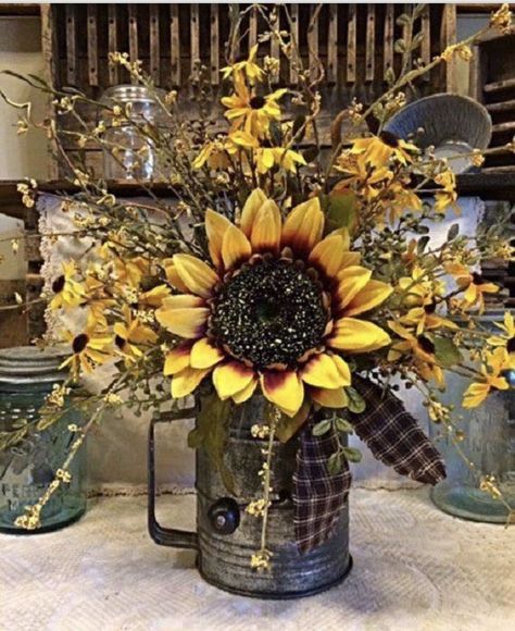 Primitive Kitchen Table, Table Floral Arrangements, Sunflower Kitchen Decor, Primitive Kitchen Decor, Flour Sifter, Sunflower Kitchen, Fall Flower Arrangements, Vintage Farmhouse Decor, Fall Thanksgiving Decor