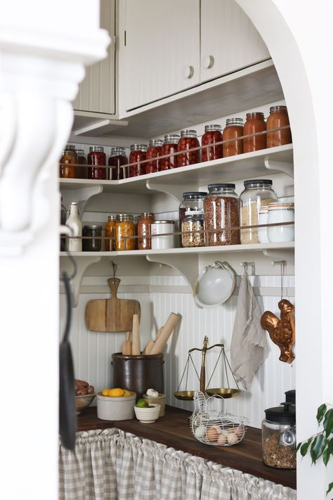 I’m doing a total of reveal our completed Butler’s Pantry.  Get inspiration for designing a beautiful, functional pantry.  Who knew that the pantry could be your favorite room?! English Cottage Pantry, Country Pantry Farmhouse Style, Simple Pantry Design, French Country Pantry, Hobbit Pantry, Cottage Pantry, Cozy Homestead, Functional Pantry, Cottage Core Interior