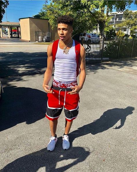 Nle Choppa, Black Men Fashion Urban, Sims 4 Cc Kids Clothing, Nba Outfit, Swag Boys, Rapper Outfits, Black Men Street Fashion, Swag Men