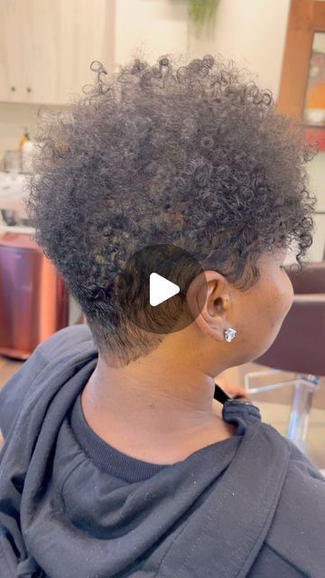 India Johnson | ❗️Tension Alopecia where⁉️ This beauty came in with tension Alopecia from years of tight ponytails. 
Blend Blend Blend! You can’t go in... | Instagram Tension Alopecia, Alopecia Hairstyles Black Women, Fade Haircut Women, Alopecia Hairstyles, Tapered Natural Hair, Fade Haircut, Pixie Hairstyles, Ponytail Hairstyles, Womens Haircuts