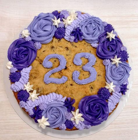 21 Cookie Cake, 21st Birthday Cookie Cake Ideas, Cookie Cake 21st Birthday, Decorated Cookie Cake Birthday, 21st Birthday Cookie Cake, 18th Birthday Cookie Cake, Birthday Cookie Cake, Cookie Cake Designs, Cookies Birthday