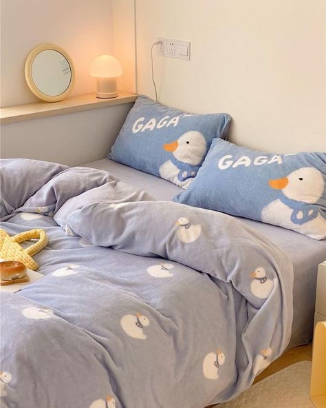 Japanese Bed, Duck Print, Cute Bedding, Cute Bedroom Ideas, Dorm Room Inspiration, Korean Japanese, Aesthetic Minimalist, Cozy Room Decor, Room Makeover Bedroom