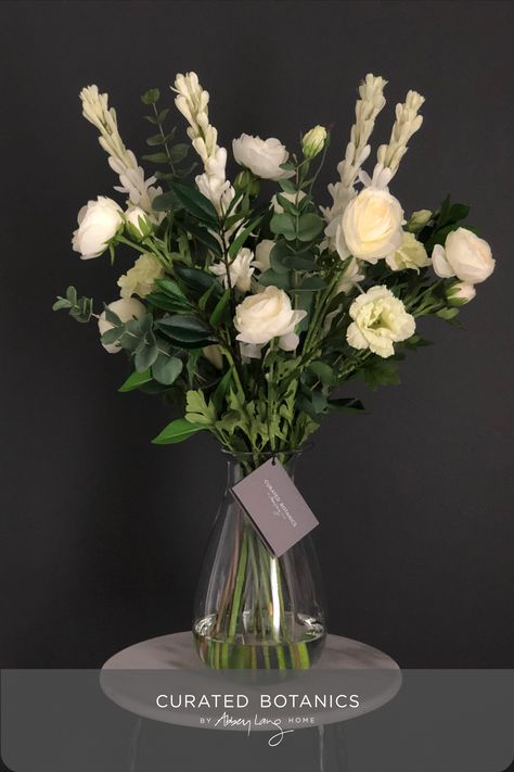 Tuberose Vase Arrangement, Tube Rose Flower Arrangement, Tuberose Flower Aesthetic, Tuberose Flower Floral Arrangements, Tuberose Arrangement, Tuberose Bouquet, Tuberose Flower, Country Wedding Colors, New Zealand Homes