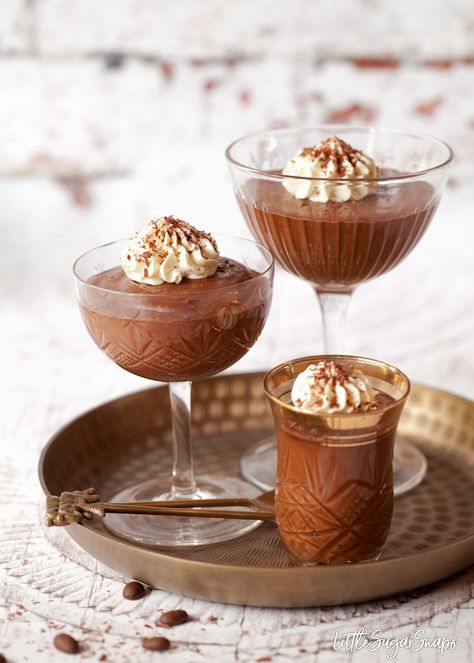 Baileys Chocolate Mousse, Living Foods, Popular Desserts Recipes, Mocha Mousse, Fantastic Recipes, French Chocolate, Scrumptious Food, Chocolate Mousse Recipe, Frosé