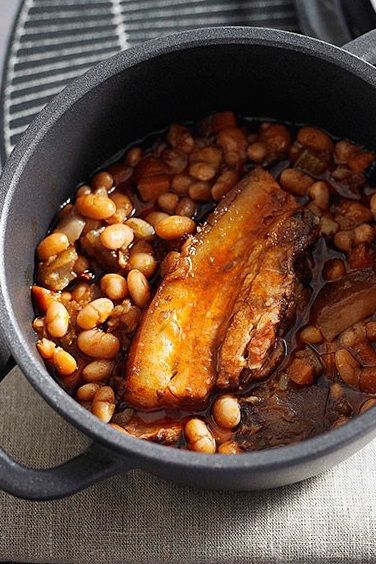 PORK BELLY, PIG'S TROTTER & PORK SKIN-INFUSED WHITE BEANS with RED WINE, THYME, SAGE & CHILLI [Rodney Dunn] [gourmettraveller] [chile, chilli, chili, pepper, chili pepper, hot pepper] [offal] Storyboard Aesthetic, Chicken Liver Terrine, Beans With Pork, Recipe For Pork, White Bean Recipes, Kidney Bean, Australia Food, Family Fresh Meals, Lamb Stew