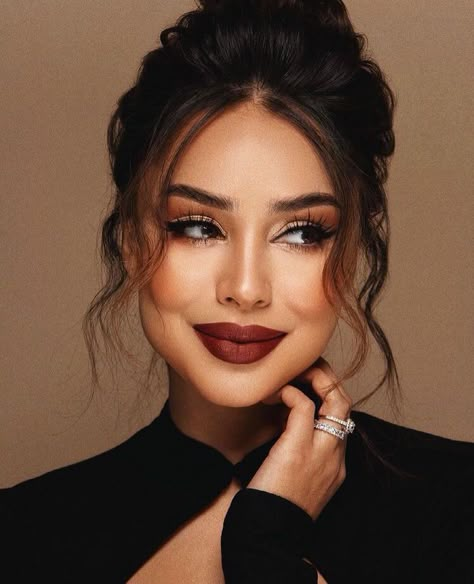 Red Lipstick Looks, Makijaż Smokey Eye, Braut Make-up, Elegant Makeup, Dress Makeup, Lipstick Makeup, Glam Makeup, Makeup For Brown Eyes, Girls Makeup