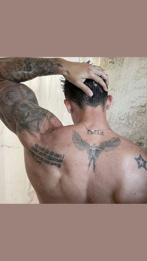 Italian Tattoos Men, Italian Tattoos, Man Shower, Tattoos Men, Aesthetic Men, Interactive Stories, The Shower, Tattoos For Guys, Watercolor Tattoo