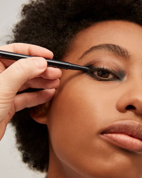 2000s Eyeliner, Under Eye Eyeliner, Editorial Smokey Eye, Behind The Scenes Makeup, 80s Makeup Trends, Smokey Eye Editorial Makeup, Haircuts And Color, Dior Makeup Eyeliner, Dior Backstage Eye Palette