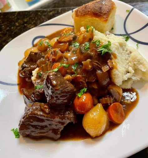 Beef Burgundy Slow Cooker, Beef Burgundy, Braised Steak, Homemade Yeast Rolls, Homemade Yeast, Slow Cooker Lamb, Beef Brisket Recipes, Grandma's Recipes, Beef Stew Crockpot