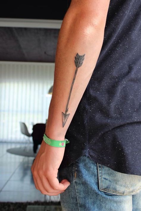 Arrow Tattoo Arm, Best Forearm Tattoos For Men, Best Forearm Tattoos, Simple Arrow Tattoo, Mens Arrow Tattoo, Arrow Forearm Tattoo, Forearm Tattoos For Men, Arrow Tattoos For Women, Geometric Arrow Tattoo