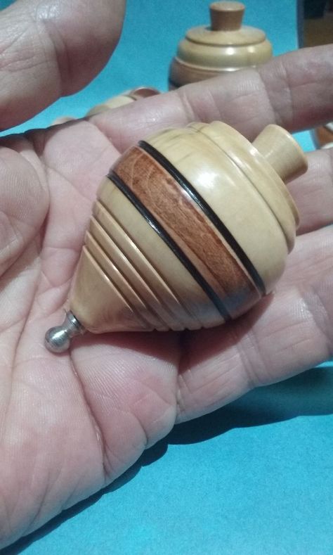 Garage Roof, Spinning Tops, Wood Turning Projects, Wooden Candle Holders, Spinning Top, Wooden Tops, Woodturning, Wood Toys, Lathe