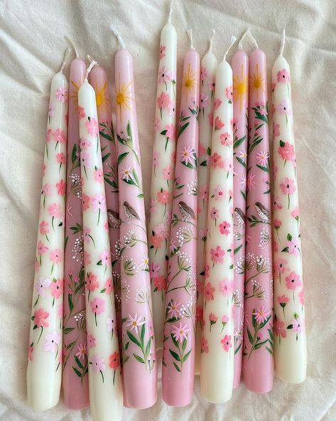 Taper Candle Painting, Wax Painted Candles, Wax Candle Painting, Painting On Objects, Candle Wax Painting, Candlestick Painting, Painted Taper Candles, Candle Painting, Painted Candlesticks