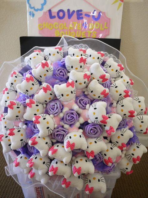 Gigantic Hello Kitty Plush doll flower bouquet!! *** Give her a HUGE surprise! and like OMG! get some yourself some pawtastic adorable cat apparel! Kawaii Flower Bouquet, Hello Kitty Flower Bouquet, Flowers Hello Kitty, Hello Kitty Flowers, Hello Kitty Bouquet, Plush Bouquet, Give Flowers, Fairy Clothing, Dress Tights