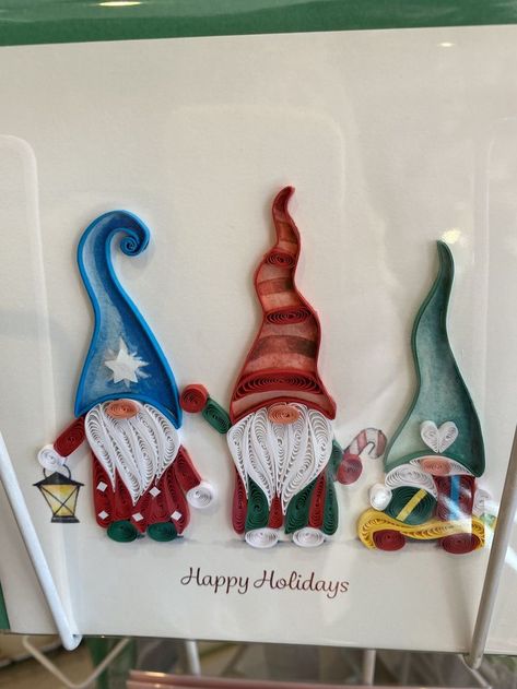 Quilling Images Free Pattern, Quilling Christmas Patterns, Christmas Cards Quilling Ideas, Paper Quilling Christmas Cards Ideas, Quilled Gnomes, Quilling Christmas Cards Pattern, Paper Quilling Patterns Printables, Quilled Thanksgiving Cards, Paper Quilling Gnome