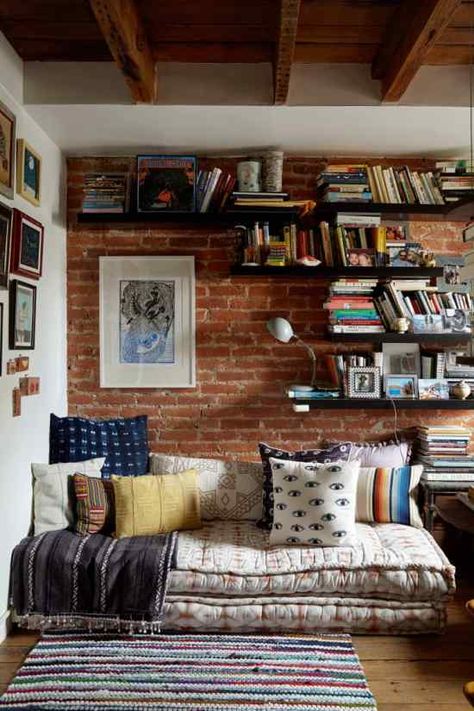 11 Cozy Reading Nook Ideas For Small Spaces - Society19 Office Seating Area, Anna Spiro, Kara Rosenlund, Garden Uk, Murphy Bed Ikea, Daybed Cushion, Fancy Decor, Corner Seating, Modern Glam