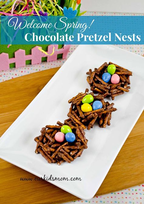 Welcome Spring! DIY Chocolate Pretzel Birds Nest Birds Nests Recipe, Easter Pretzel, Easter Craft Ideas, Birds Nests, Vegan Easter, Easter Snacks, Diy Chocolate, Easter Food, Food Chocolate