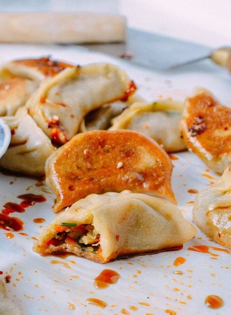 Dumpling Dipping Sauce, Dumpling Sauce, Vegetable Dumplings, Woks Of Life, The Woks Of Life, Dumpling Filling, Bawang Bombay, Homemade Dumplings, Dumpling Wrappers