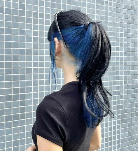 Black And Electric Blue Hair, Dark Blue Hair Dye Ideas, Under Dye Short Hair, Under Dye Hair Ideas, Brown With Blue Hair, Bottom Hair Dyed, Blue Hair Pale Skin, Hair Colour Ash Brown, Hair Dye Ideas Blue