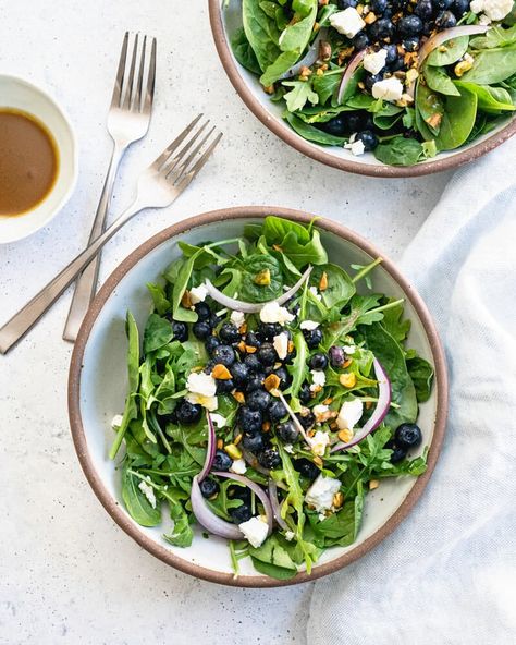 Lemon Basil Dressing, Blueberry Salad Recipes, Dressing Vinaigrette, Salad With Spinach, Balsamic Vinaigrette Recipe, Pistachio Salad, Salad With Balsamic Dressing, Blueberry Salad, A Couple Cooks