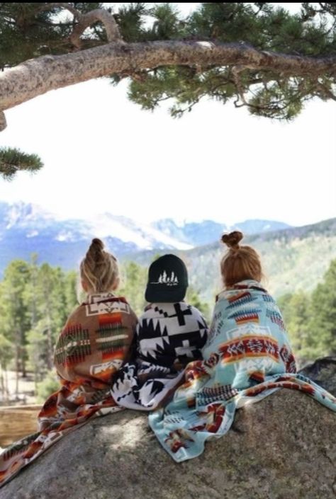 traveling as a family and seeing the world around us Blankets Western, Twin Daughters, Camping Aesthetic, Spa Towel, Spa Towels, Foto Baby, Mommy Life, Rocky Mountain National Park, Family Camping