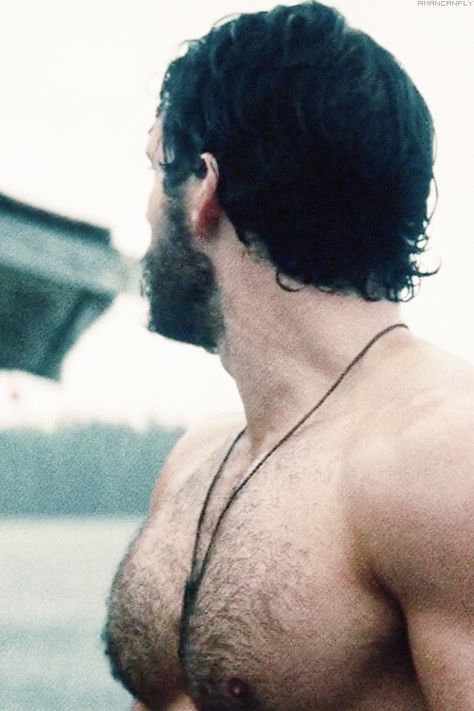 Can I please touch your beautiful chest or any other part of you, Mr. Cavill? Lol!! ;) Henry Cavill Shirtless, Chest Hair, Clark Kent, Henry Cavill, Bearded Men, Celebrities Male, Superman, Hair