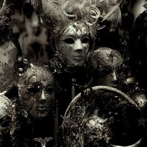 Masquerade Aesthetic Dark, Labyrinth Movie Aesthetic, Masquerade Ball Aesthetic Dark, Waltz Aesthetic, Gossip Girl Halloween, Alice In Wonderland Oc, Ballroom Masquerade, Dark Masquerade, Masquerade Ball Aesthetic