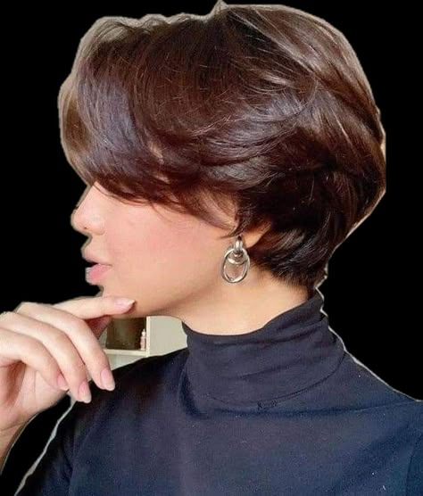 Short Hair Styles For Square Faces, Long Bob Haircut With Layers, Pixie Bobs, Pixie Bob Haircut, Easy Hair Cuts, Layered Haircuts For Medium Hair, How To Curl Short Hair, Short Hair Trends, Short Hair Tutorial