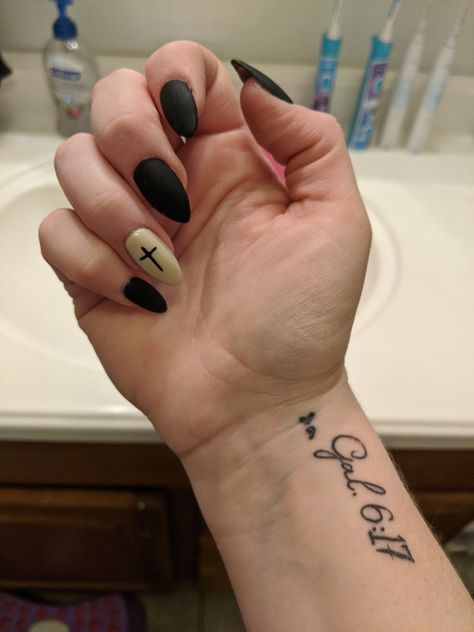 Christian Inspired Nails, Black Nails Cross, Jesus Nails Designs, Christian Nails Designs, Nails With A Cross, Nails With Cross Design, Cross Manicure, God Nails, Christian Nail Art