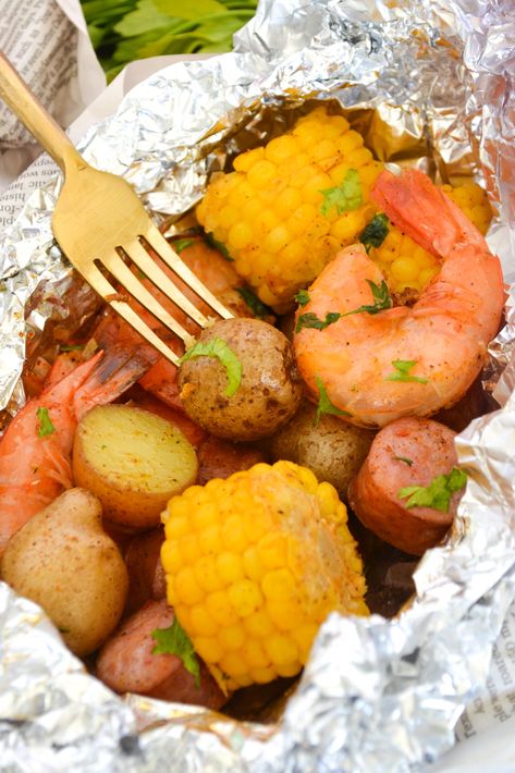 Low Country Boil Foil Packs Low Country Boil Packets, Sheet Pan Low Country Boil Recipe, Shrimp Boil Foil Packets Ovens, Oven Low Country Boil, Cajun Foil Packets, Low Country Boil Foil Packets, Shrimp Foil Packs, Hobo Packets, Shrimp Boil Foil Packs