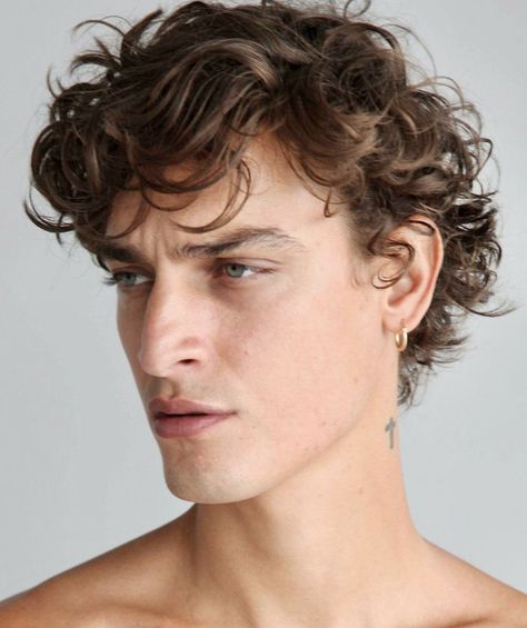 Jonathan Bellini, Boys With Curly Hair, Bellini, Male Face, Haircuts For Men, Male Models, Hair Goals, Piercings, Hair Makeup