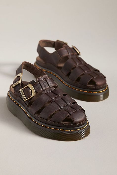 Chunky Fisherman Sandals, Doc Sandals, Doc Marten Sandals, Dr Martens Sandals, Hipster Shoes, Fisherman Sandals, Shoe Inspo, Swag Shoes, Brown Sandals