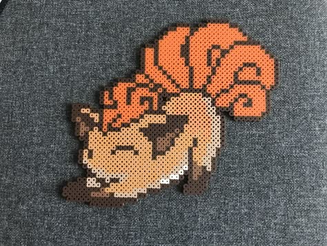 Vulpix Pokemon Gen 1, Vulpix Pokemon, Hama Beads Pokemon, Pokemon Perler, Pokemon Bead, Pixel Art Pokemon, Pokemon Pattern, Pokemon Perler Beads, Pokemon Craft