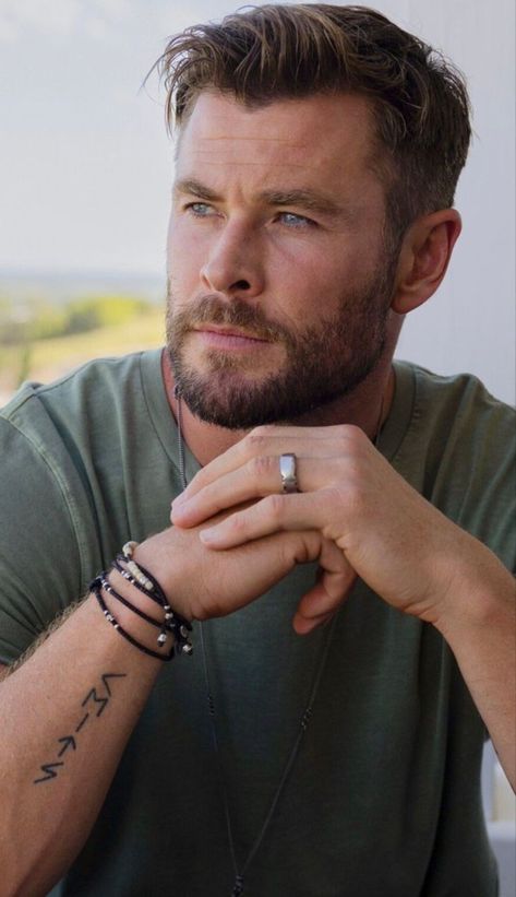 Chris Hemsworth Tattoo, Christ Hemsworth, Chris Hemsworth Beard, Trending Mens Haircuts, Chris Hemsworth Hair, Tattoo Photoshoot, Christopher Hemsworth, Crew Cut Haircut, Cool Mens Bracelets