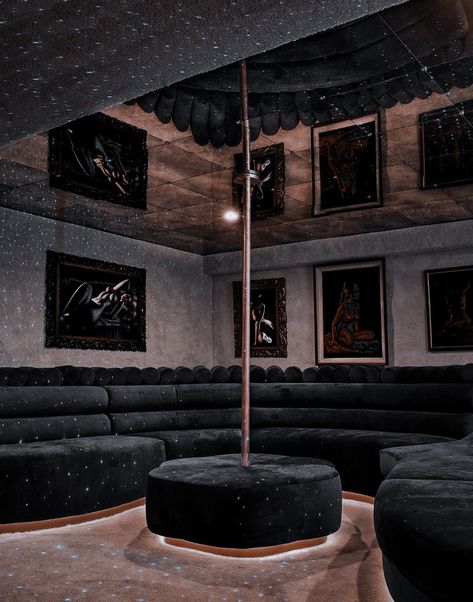 Luxury Club Aesthetic, Mafia Mansion Aesthetic, Mafia Room Aesthetic, Mafia Bedroom, Dark Luxury House, Black House Aesthetic, Mafia Mansion, Strip Club Aesthetic, Dark Luxury Aesthetic