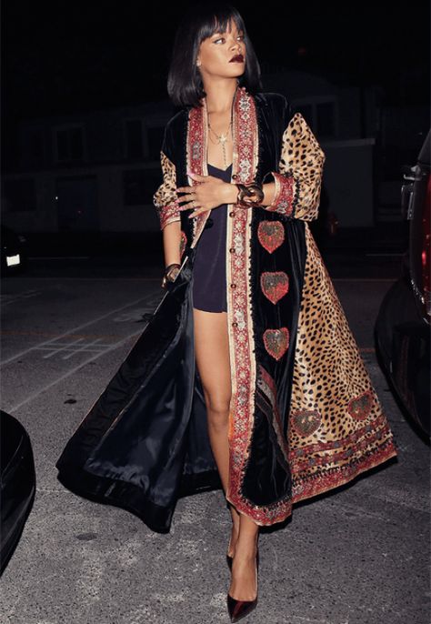 Kaftan Outfit, Looks Rihanna, Look Boho Chic, Rihanna Outfits, Mode Kimono, Moschino Couture, Rihanna Style, Chique Outfits, Mode Abaya