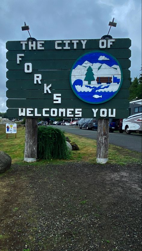 Forks High School Twilight, Twilight Forks Map, Welcome To Forks Twilight, Forks Washington Twilight Aesthetic, Twilight Washington, Twilight Forks, Forks Washington, Visual Board, Bella Swan