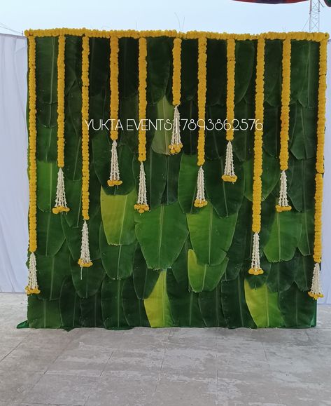 Simple Home Decor For Wedding Indian, South Indian Decoration Ideas At Home, Mehendi Decor Ideas Simple, South Indian Pooja Decoration, Pooja Stage Decoration Ideas, Haldi Simple Decoration At Home, South Indian Haldi Decor, God Bharai Indian Decoration, Simple Mehendi Decoration At Home