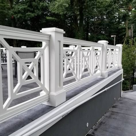 Driveway Bridge, Porch Step Railing, Front Porch Railing Ideas, Veranda Railing, West Indies Home, Lanai Design, Deck Staircase, Porch Railing Designs, Pvc Railing